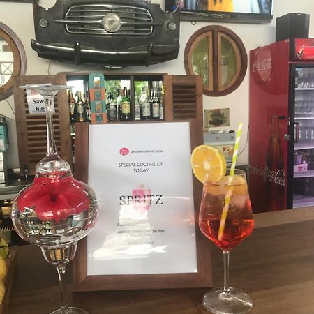 27 Cafe Zanzibar Airport Hotel Екстериор снимка