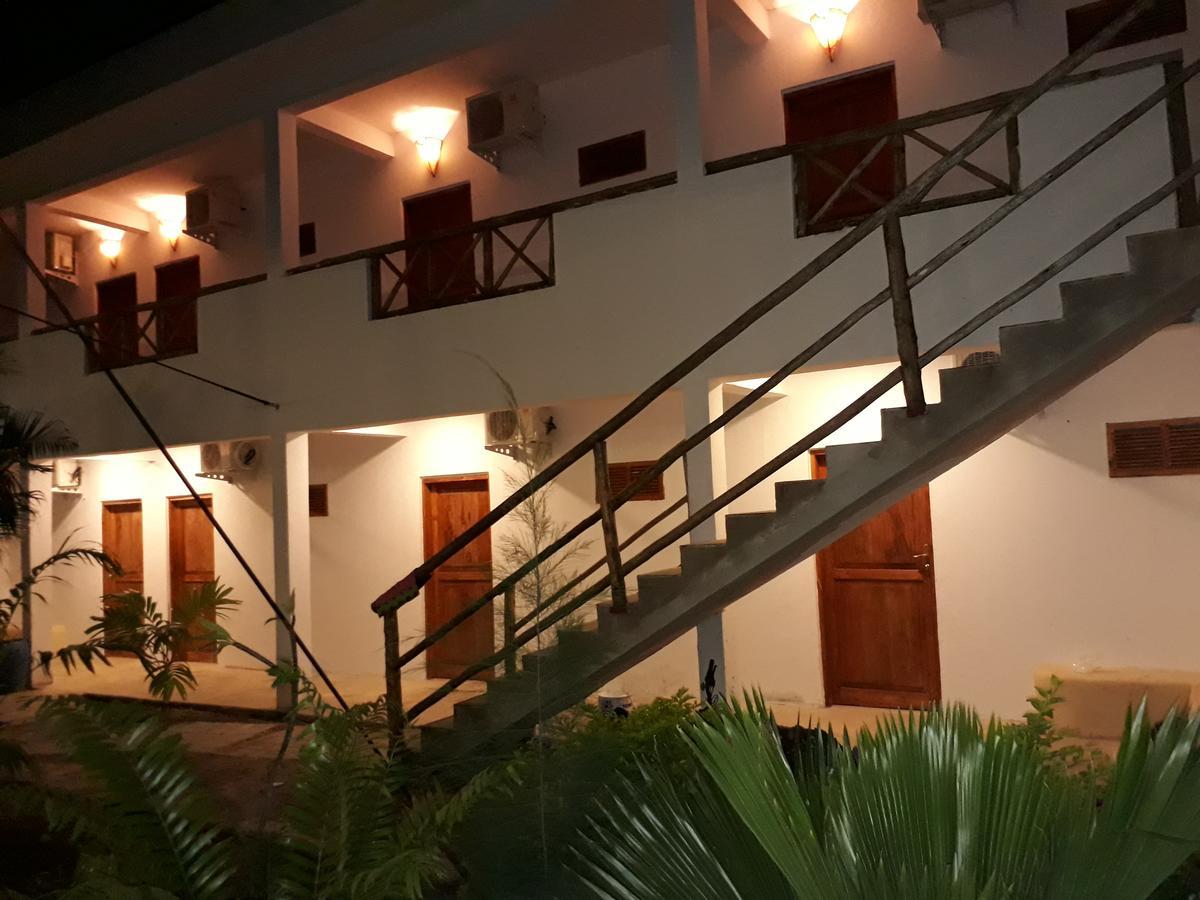 27 Cafe Zanzibar Airport Hotel Екстериор снимка