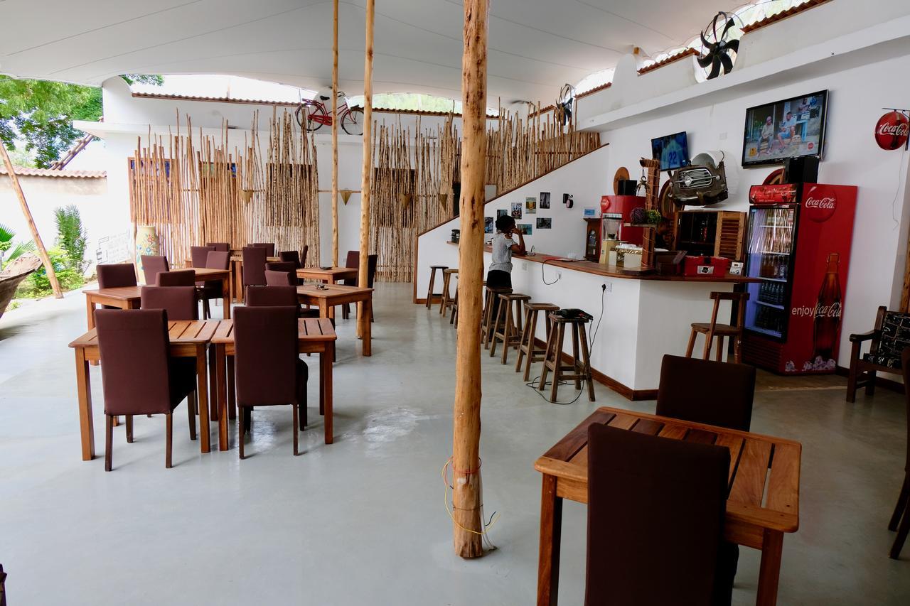 27 Cafe Zanzibar Airport Hotel Екстериор снимка