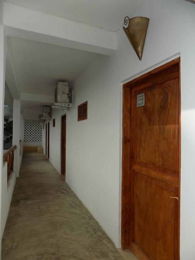 27 Cafe Zanzibar Airport Hotel Екстериор снимка
