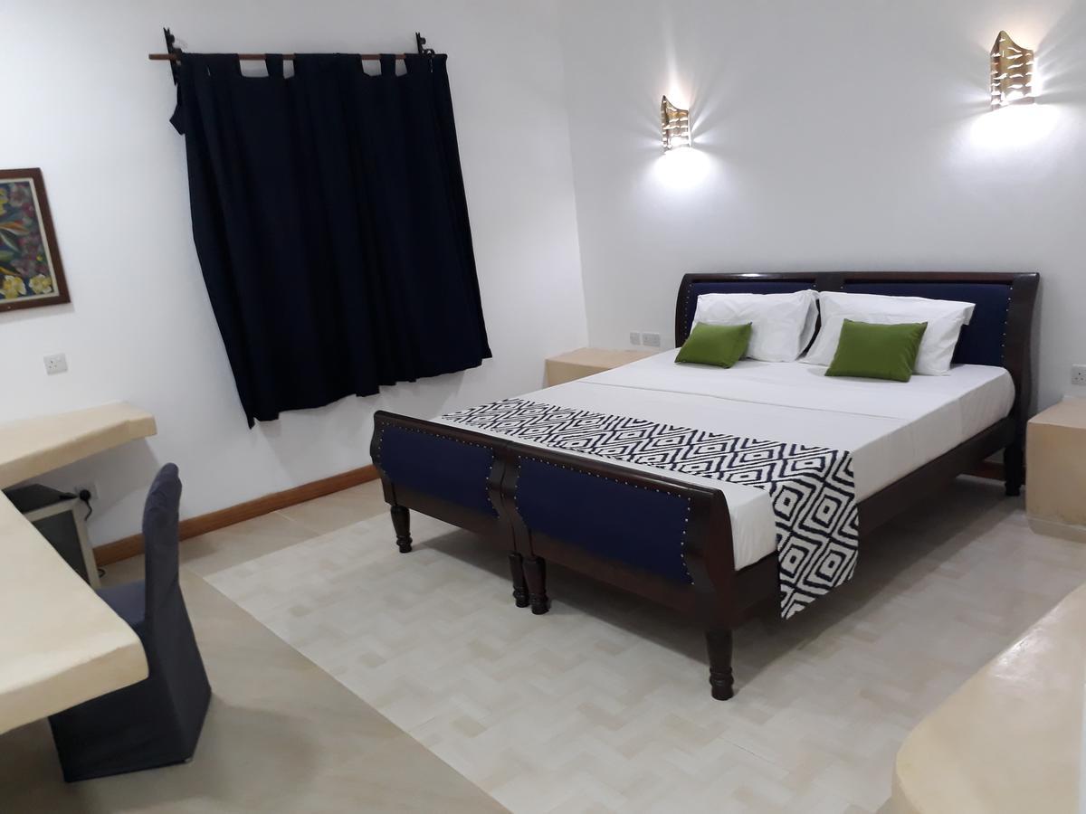 27 Cafe Zanzibar Airport Hotel Екстериор снимка