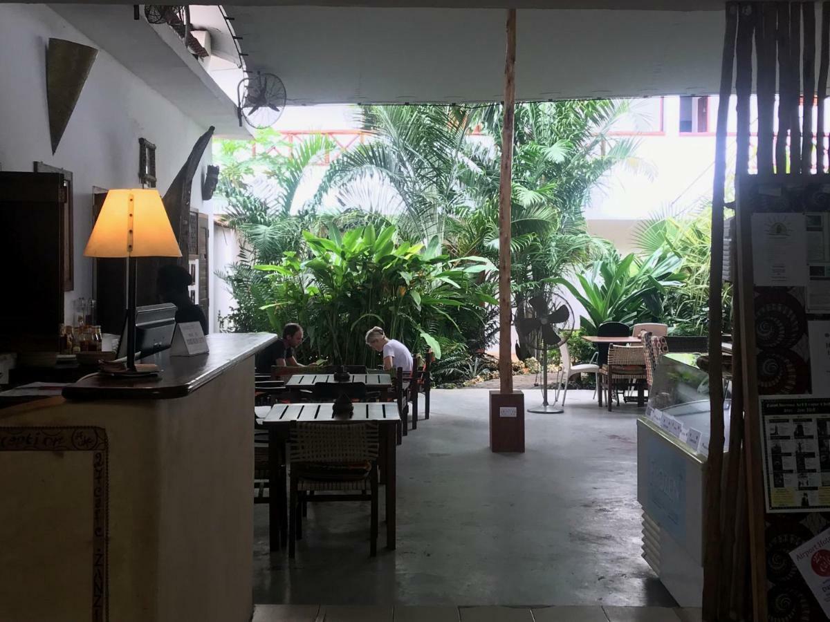 27 Cafe Zanzibar Airport Hotel Екстериор снимка